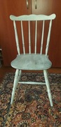 Krzesło drewniane tralkowe 