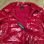 Pinko piękna lakierowana kurtka w ciemnoczerwonym kolorze