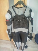 pelna zbroja na motocykl marki Dainese stan bardzo dobry 