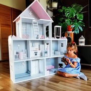 Drewniany domek dla lalek Barbie 