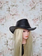 Kapelusz skórzany czarny z warkoczem 