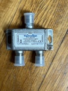 Rozdzielacz sygnału DVB-T TechniSat Digisplitter CE 2 S/T HD 5-2400MHz