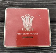 Metalowe pudełko po papierosach.