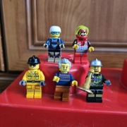 Lego minifigurki 5 szt. różne
