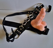 Dildo STRAP ON z uprzężą r. uniwersalny