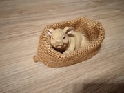 prosiaczek w worku, świnka wiedeńska, figurka, bibeloty