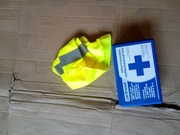 apteczka  samochodowa, kamizelka odblaskowa  , trójkąt , akcesoria  auta 