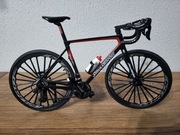 Nowy rower szosowy, szosa miniaturka
