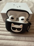Słuchawki AirPods (3 gen) MagSafe + etui Karl Lagerfeld