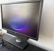 Monitor Dell U2412M-24" IPS używany z soundbarem