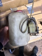 Zbiorniczek płynu spryskiwaczy z Volkswagen Passat LS 1600 B1 z 1979 roku