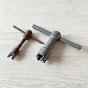 Klucz specjalistyczny do tokarek