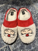 Kapcie z Mikołajem T.K. Maxx rozmiar 41