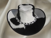 kapelusz skórzany ,z włosem ,biało czarny ,rozmiar M