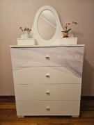 Meblik toaletka z lustrem i komoda