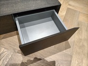 Fornirowana konsola wisząca do przedpokoju wiatrołapu. Toaletka. Blum.