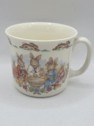 Porcelanowy kubek z uszkiem Bunnykins firmy Royal Doulton