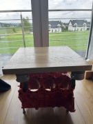 Stolik z bloku śilnika 