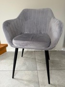 Krzesła kubełkowe z podłokietnikami welurowe. 