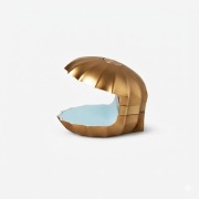 Lampa do paznokci w kształcie złotej muszli