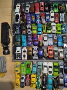 Zestaw 120 samochodzików Hot wheels