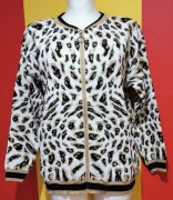 Swietny sweterek na zamek w wzór panterki