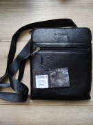 Mała listonoszka z imitacji skóry czarna