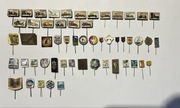 Zestaw kolekcjonerskich przypinek/znaczków