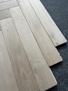 Podłoga Drewniana Parkiet Warstwowy Jodełka Dąb Surowy 15x90x600mm