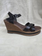 Tamaris sandały na koturnie roz 38