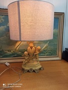 Stylowa lampa stołowa z puttami – vintage / retro