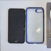 Apple Iphone 8 64GB + etui i inne akcesoria 