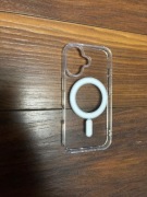 Etui transparentne na iPhone 16