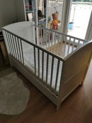 Łóżeczko Woodies Starlight Cot Bed 140x70 2 w 1. 