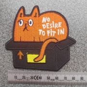 Morale Patch/Naszywka  NO DESIRE TO FIT IN (rewers z klejem)