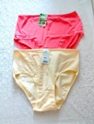 Dwie pary majtek figi beżowe 2XL i różowe L/X