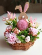 Stroik dekoracja wiosenna wielkanocna ozdoba zajączek jajka mech różowy