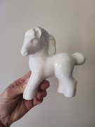 Figurka biały konik ceramika vintage 