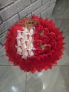 Bukiet z róż mydlanych I Raffaello. 