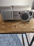 PREOJEKTOR PANASONIC PT-AE700E. USZKODZONY