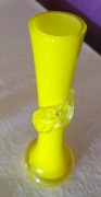 Wazon ze szkła -  żółty z liściem. Lata 80.
