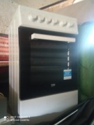 Kuchenka elektryczna Beko z płytą ceramiczną jak nowa