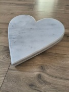 Serce z naturalnego kamienia – ozdoba na grób / pomnik