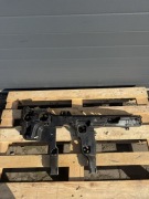 MINI COOPER F56 ŚLIZG ZDERZAKA TYŁ LEWY 7300813