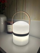 Lampa ładowana do ogrodu i domu