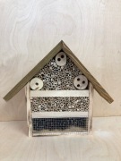 Hotel domek ul budka dla owadów pszczół murarek