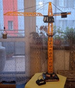 Zabawka dźwig-żuraw, wysokość 110 cm, sterowana pilotem