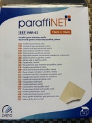 17x ParaffiNET 10cm x 10cm - opatrunek gazowy nasączony parafiną, jałowy