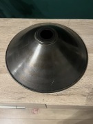 Metalowy, industrialny klosz do lampy lub żyrandola