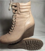 Botki trzewiki wiązane ze skóry naturalnej. 38 wąskie koturny